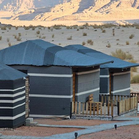 לינה וארוחת בוקר וואדי רם Beduin Star Trail Camp מראה חיצוני תמונה