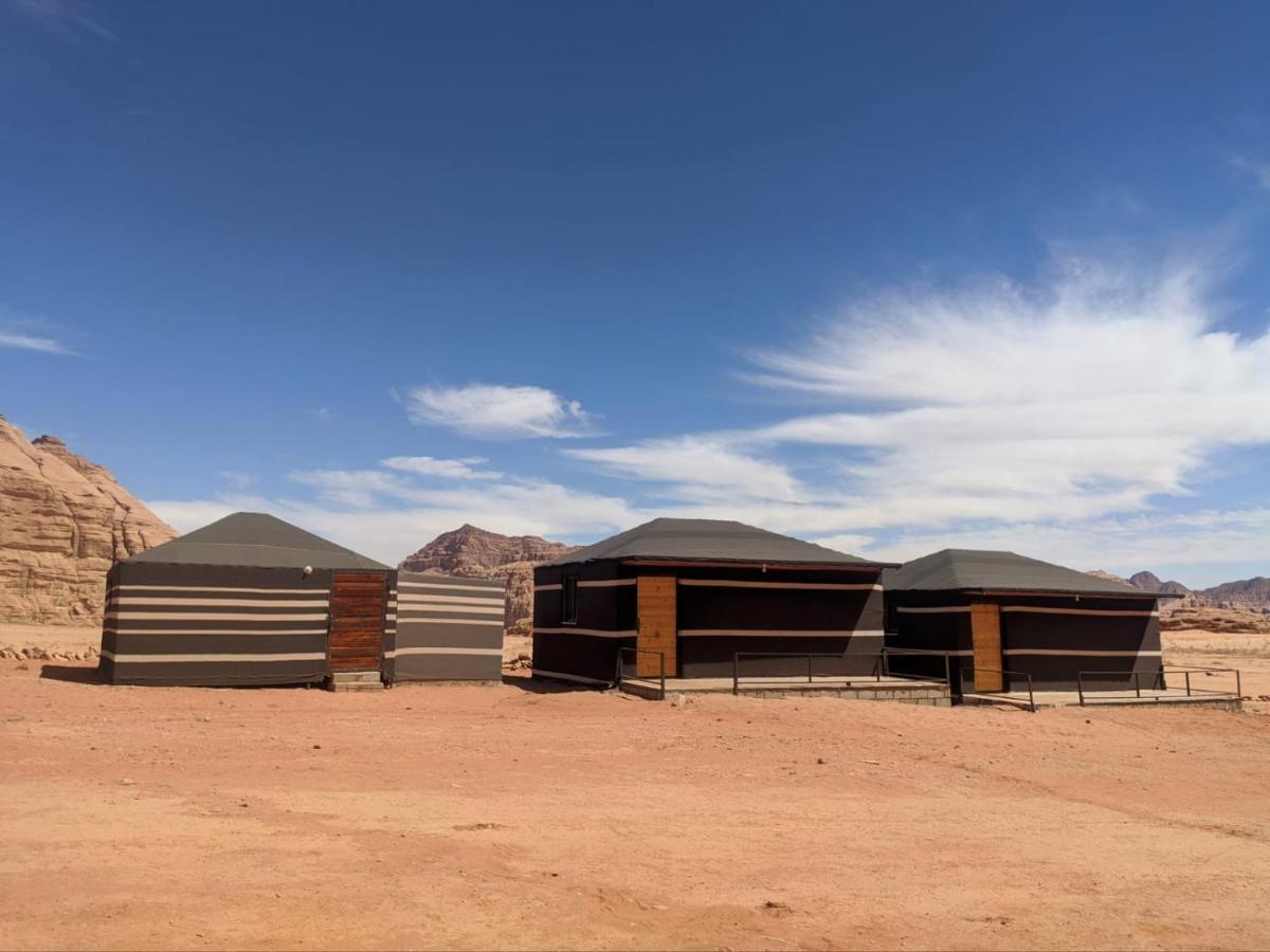 לינה וארוחת בוקר וואדי רם Beduin Star Trail Camp מראה חיצוני תמונה