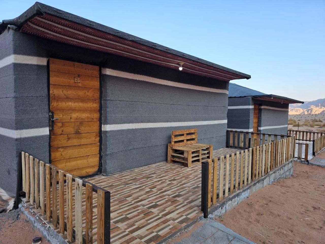 לינה וארוחת בוקר וואדי רם Beduin Star Trail Camp מראה חיצוני תמונה