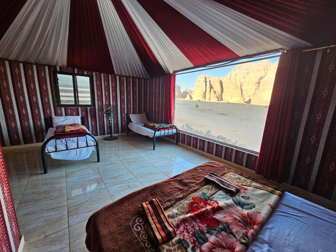 לינה וארוחת בוקר וואדי רם Beduin Star Trail Camp מראה חיצוני תמונה
