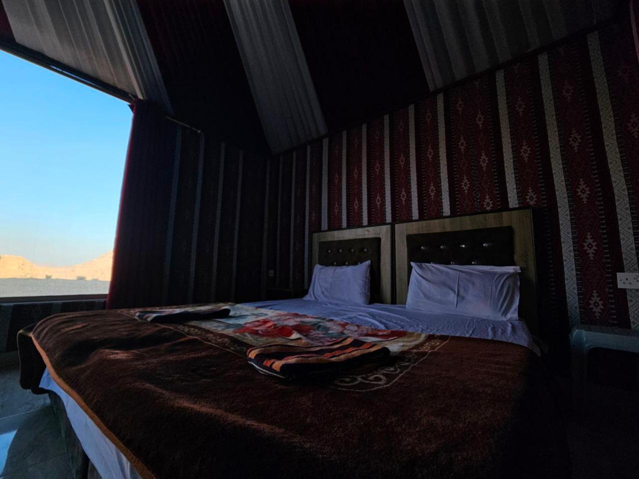 לינה וארוחת בוקר וואדי רם Beduin Star Trail Camp מראה חיצוני תמונה